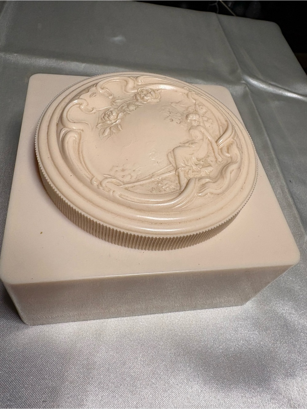 Vintage Evyan White Shoulders Pink Plastic Powder Box Art Nouveau Vanity Decor